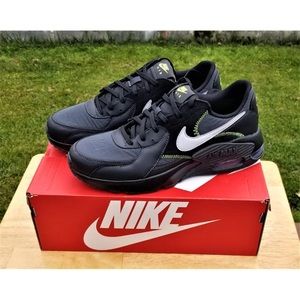 New in Box Nike Air Max Excee Mens Black / Silver / Green Athletic Shoes Sz 8.5